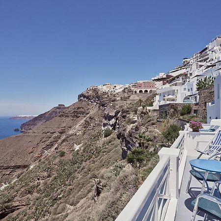 Amphitheater Cave Houses Fira  Exteriér fotografie