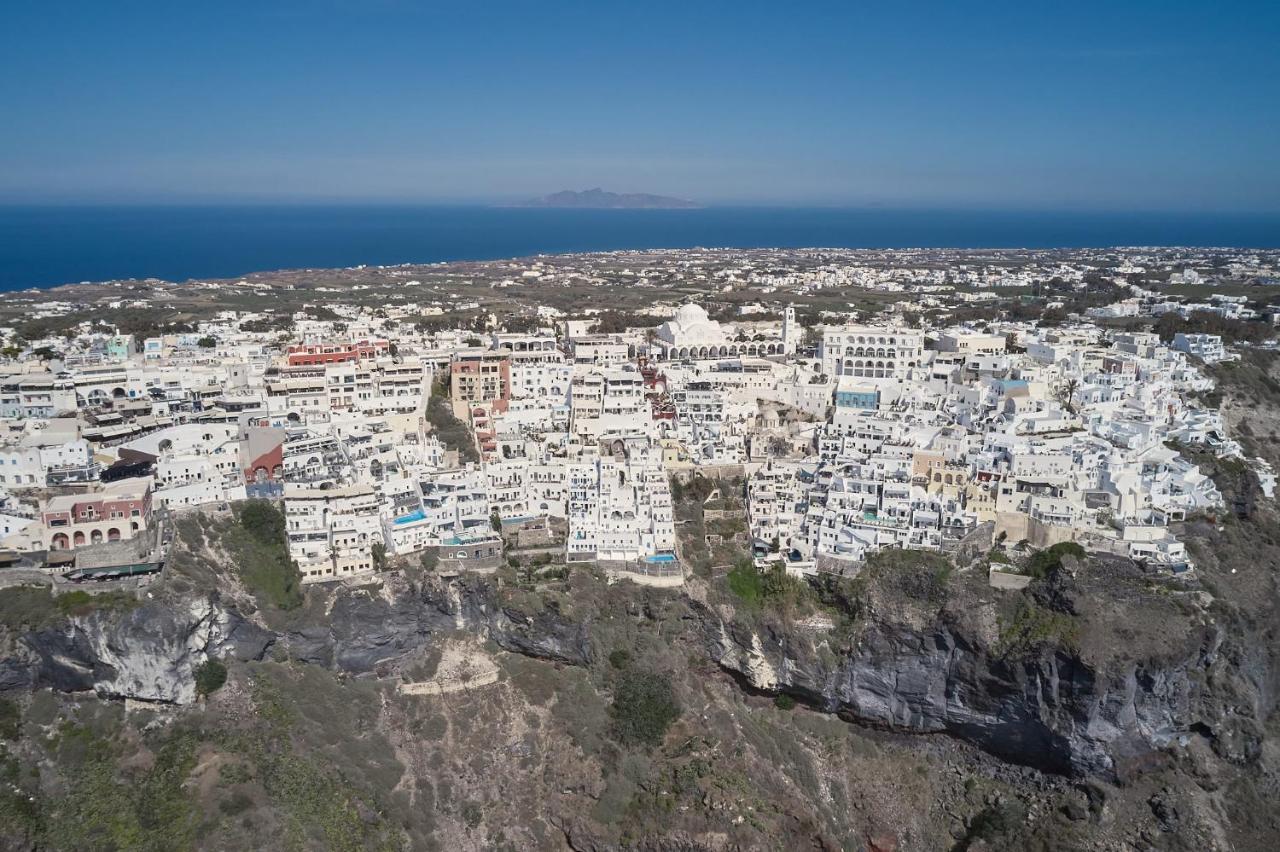 Amphitheater Cave Houses Fira  Exteriér fotografie